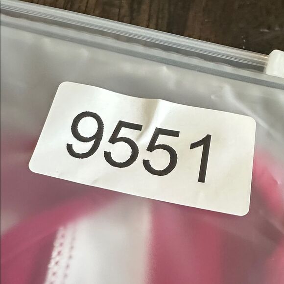 EUC Nike Women’s Hot Pink Dri-FIT Athletic Top Workout - Size Medium - Picture 7 of 7